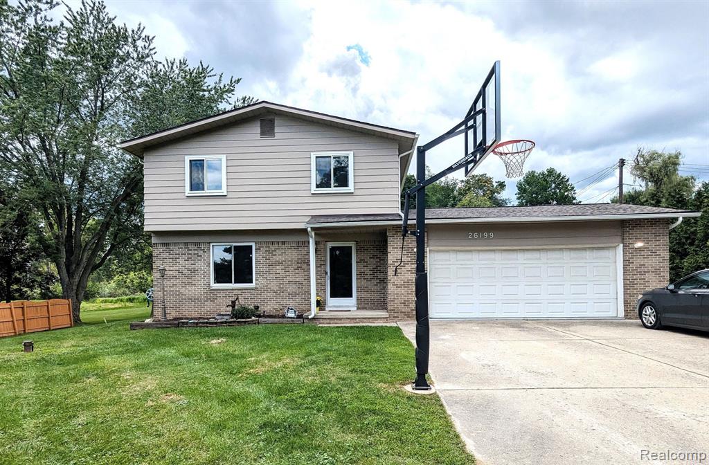 26199 Power Road Farmington Hills, MI 48334 - Photo 4 of 51