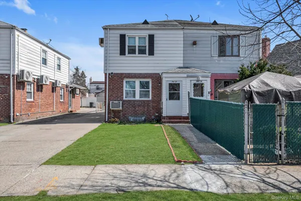 $780,000 | 76-17 251st Street | Glen Oaks