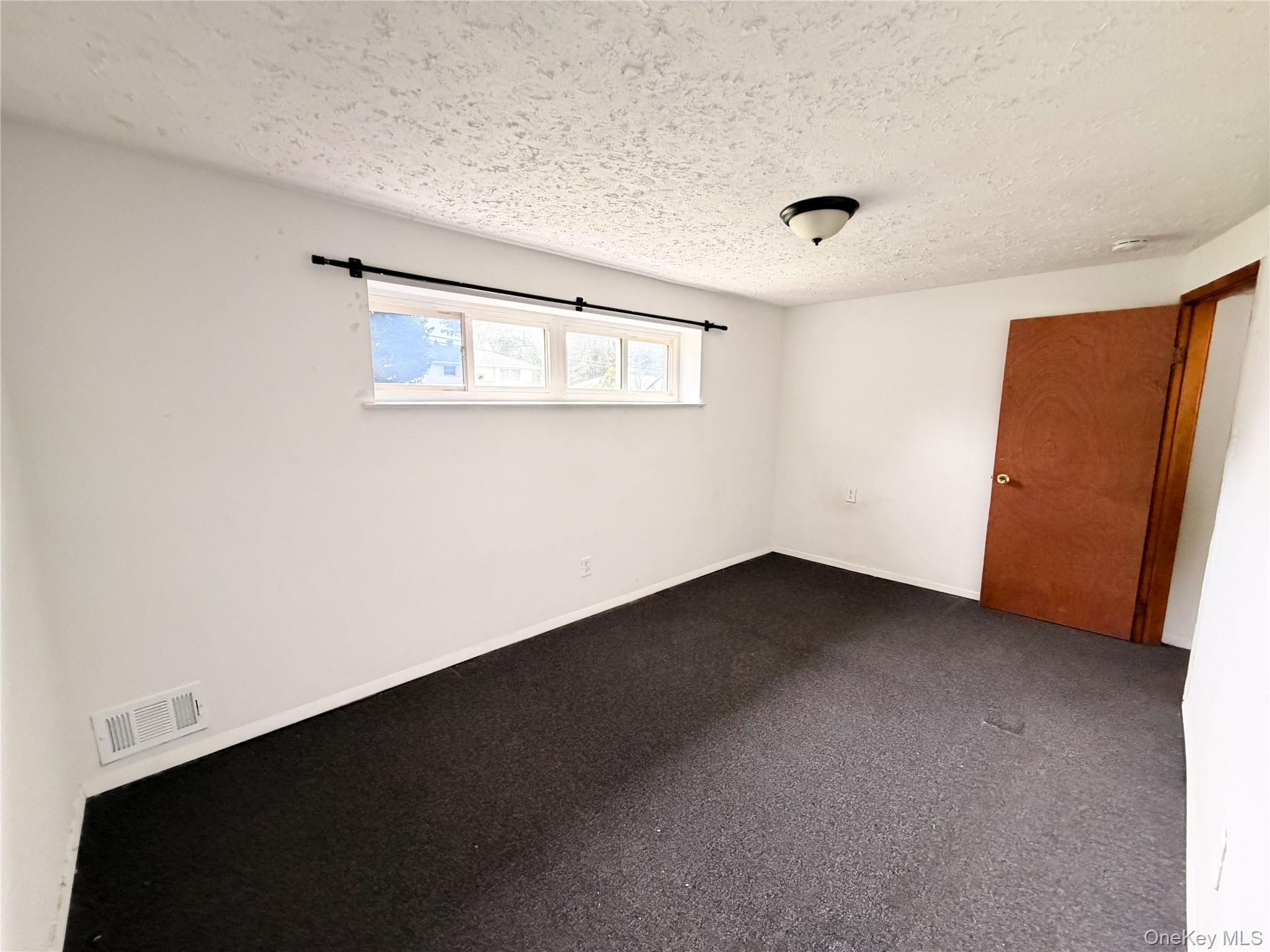 21 Craig Road Islip Terrace, NY 11752 - Photo 9 of 11 Gallery Image 9