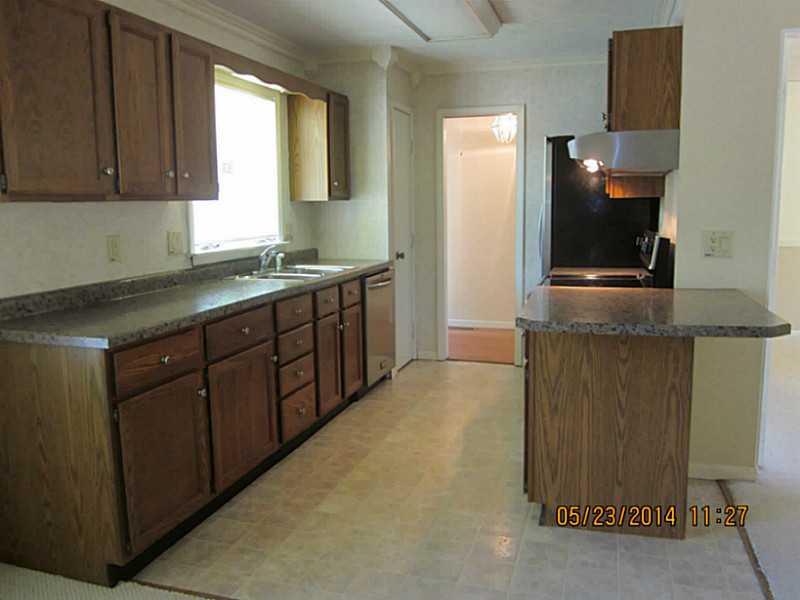 772 Ridgeview Lane Columbus, IN 47201 - Photo 4 of 20 Gallery Image 4