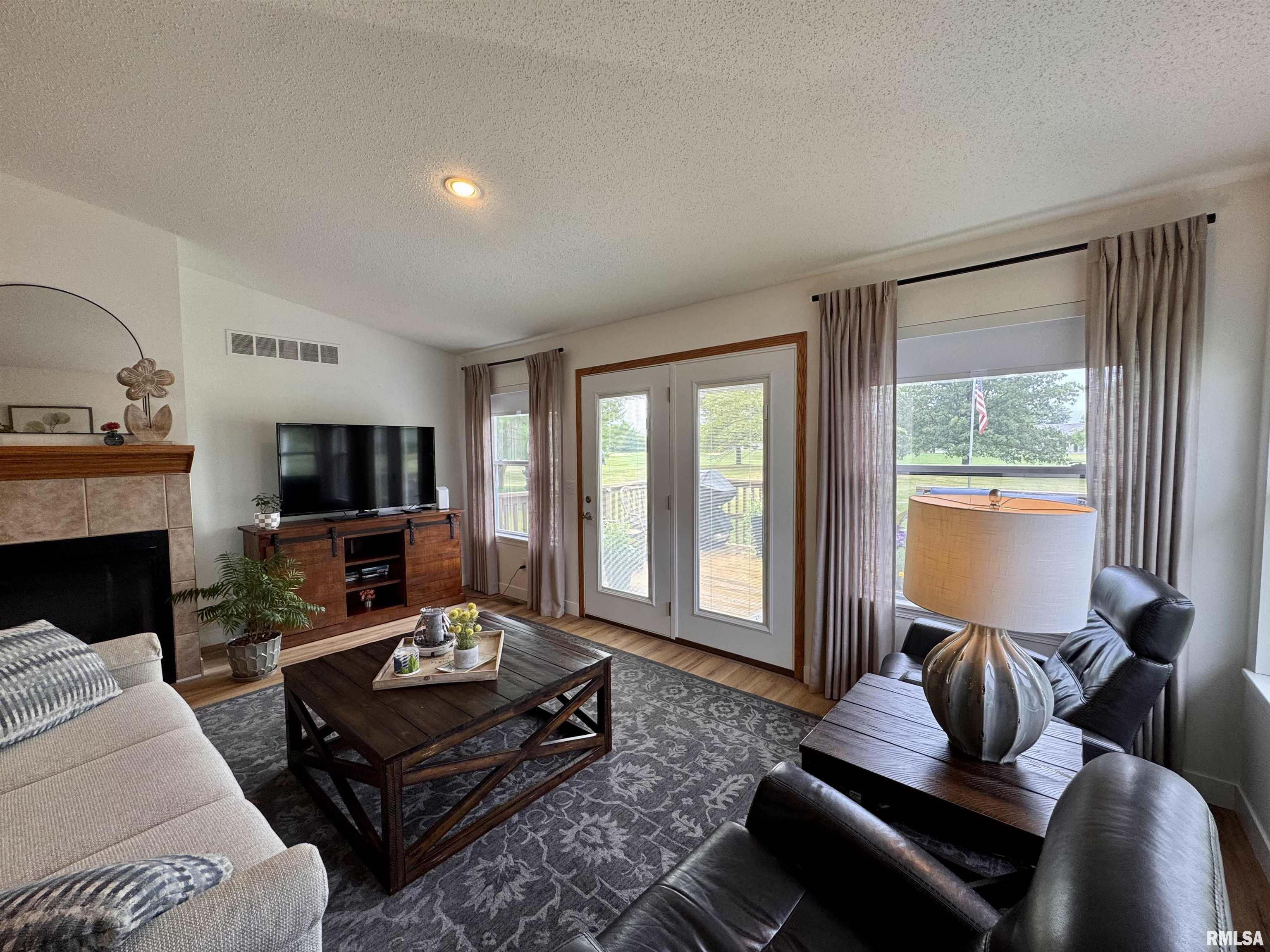 1123 Hawthorn Ridge Macomb, IL 61455 - Photo 11 of 34