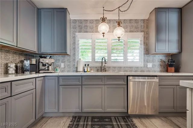 $9,700 | 1321 South 7th Street, Las Vegas, NV 89104