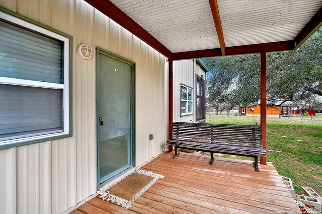 $269,000 | 498 County Road 124, Floresville, TX 78114