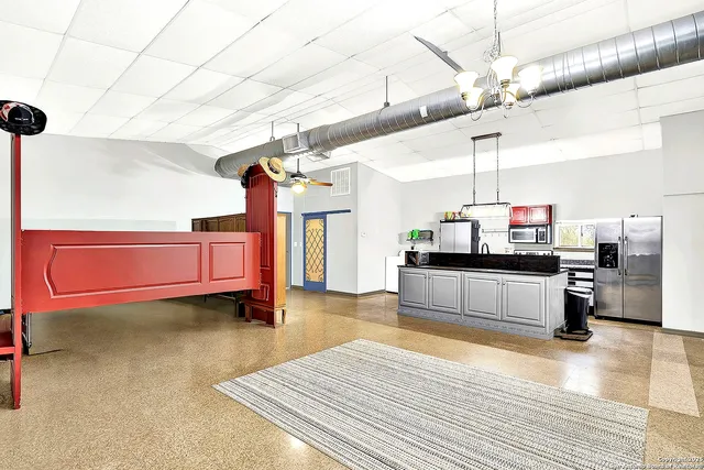 $269,000 | 498 County Road 124, Floresville, TX 78114