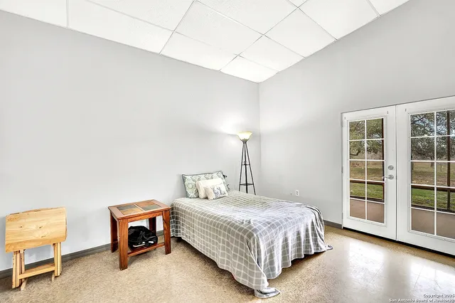 $269,000 | 498 County Road 124, Floresville, TX 78114