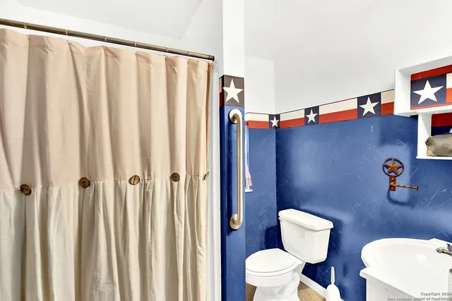 $269,000 | 498 County Road 124, Floresville, TX 78114