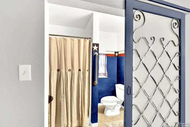 $269,000 | 498 County Road 124, Floresville, TX 78114