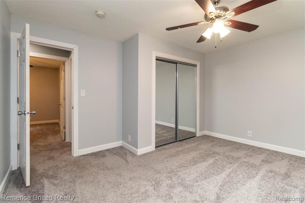 5585 Halsted Road West Bloomfield, MI 48322 - Photo 27 of 37