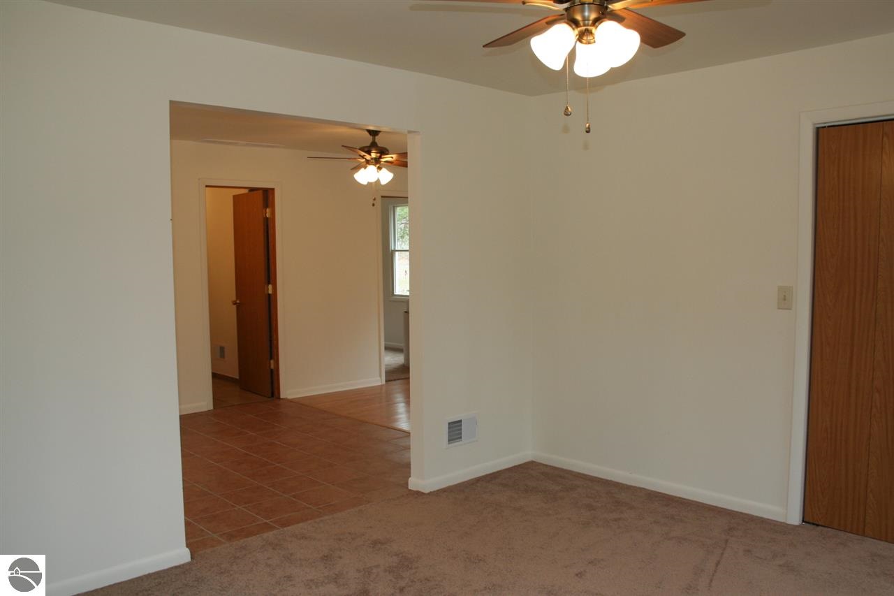 5540 Cook Road Benzonia, MI 49616 - Photo 15 of 37 1783149-14.JPG