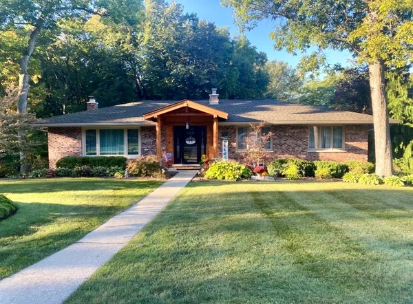 $589,000 | 724 Ridge Road, Lemont, IL 60439