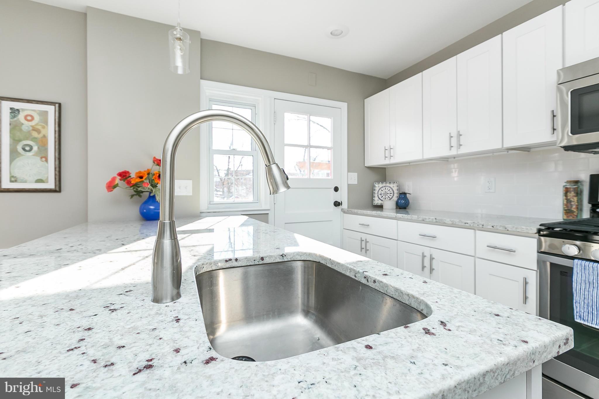 8429 Greenway Road Baltimore, MD 21286 - Photo 15 of 30 Beautiful Granite Counters
