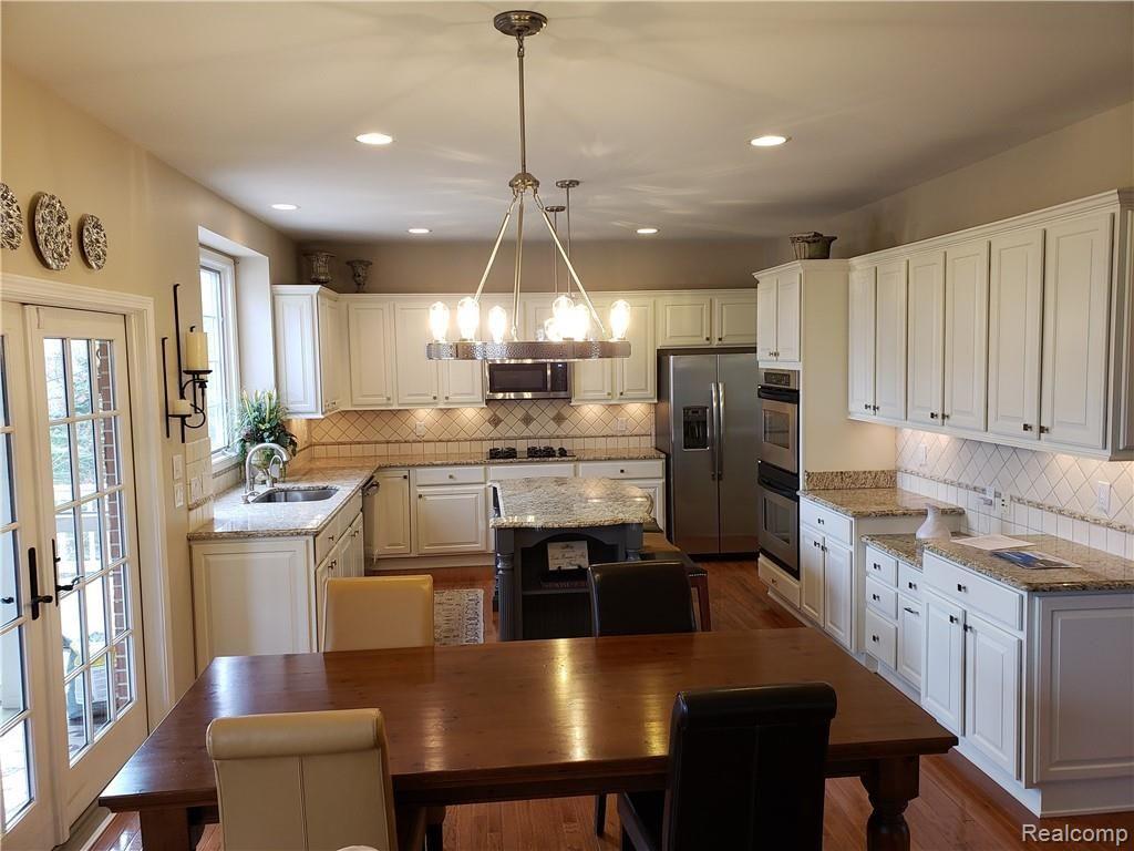 5303 Ashmonte Court Rochester, MI 48306 - Photo 4 of 30 20190504_094729.jpg
