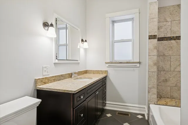 $799,900 | 1122 South Oak Park Avenue, Oak Park, IL 60304