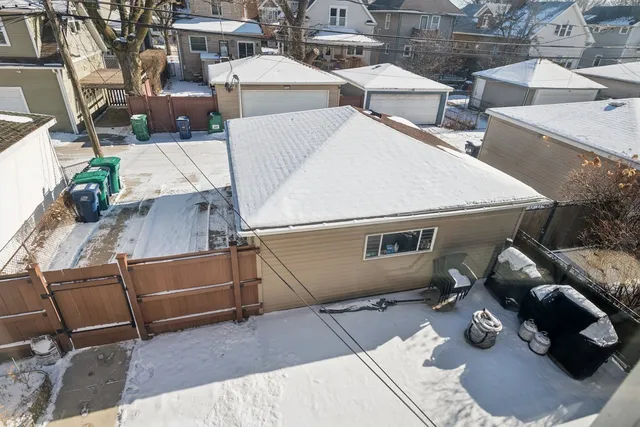 $799,900 | 1122 South Oak Park Avenue, Oak Park, IL 60304