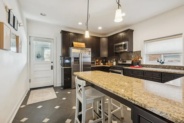 $799,900 | 1122 South Oak Park Avenue, Oak Park, IL 60304