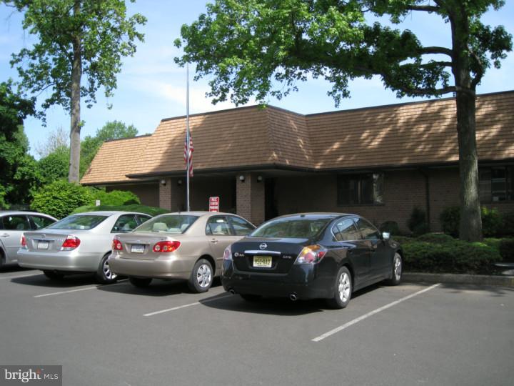 49202 Delaire Landing Road, Unit 202 Philadelphia, PA 19114 - Photo 11 of 25 Club House