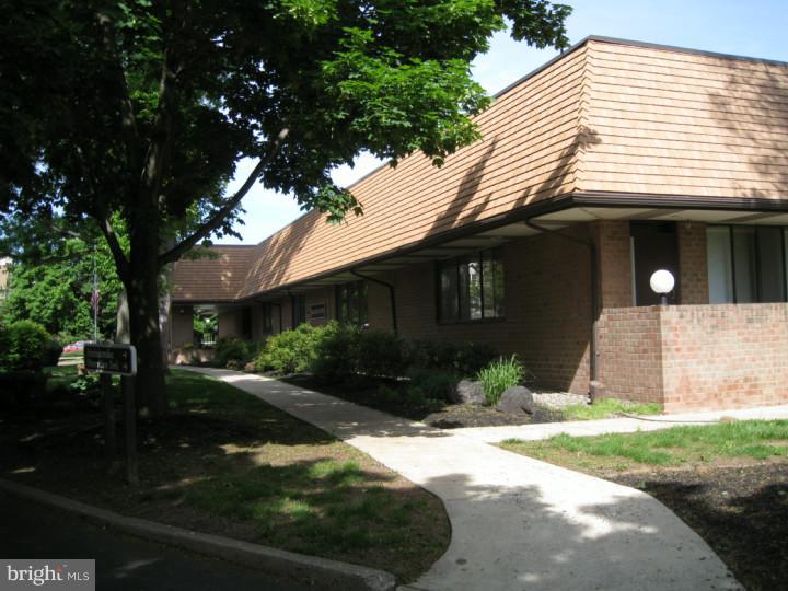 49202 Delaire Landing Road, Unit 202 Philadelphia, PA 19114 - Photo 12 of 25 Club House