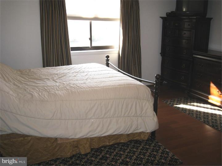 49202 Delaire Landing Road, Unit 202 Philadelphia, PA 19114 - Photo 10 of 25 Bedroom