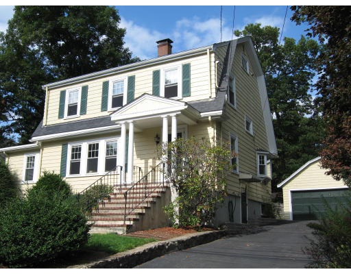 4 Hollywood Road Winchester, MA 01890 - Photo 17 of 17