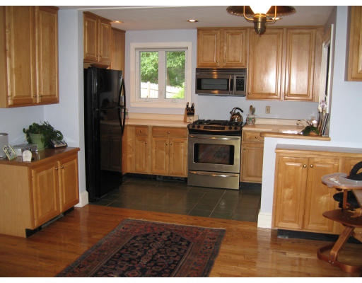 4 Hollywood Road Winchester, MA 01890 - Photo 7 of 17
