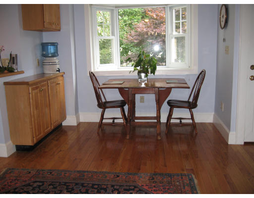 4 Hollywood Road Winchester, MA 01890 - Photo 8 of 17