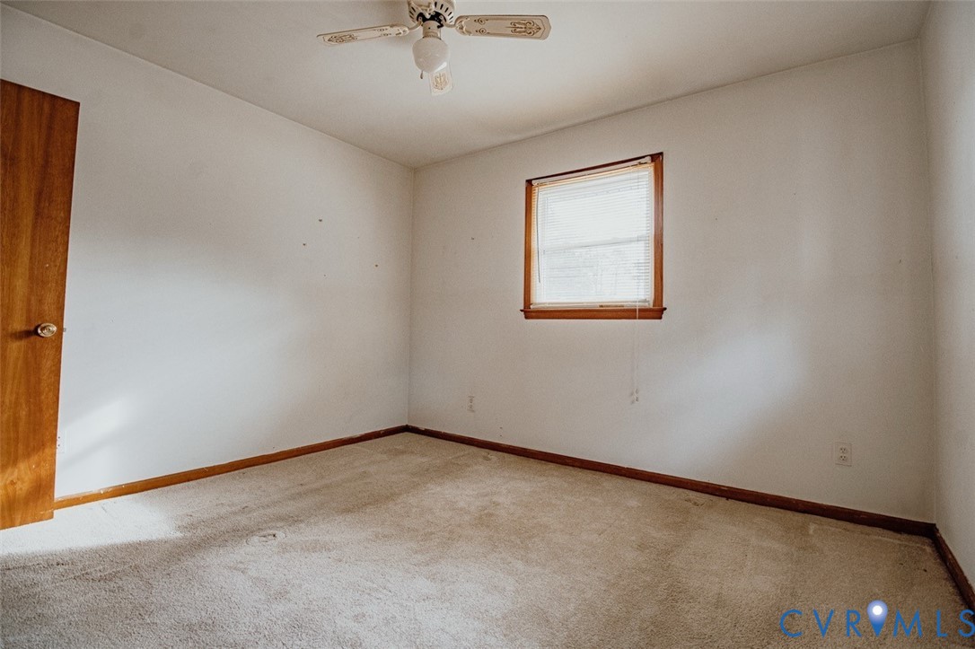 6710 Heritage Road Prince George, VA 23875 - Photo 22 of 27 an empty room with a window