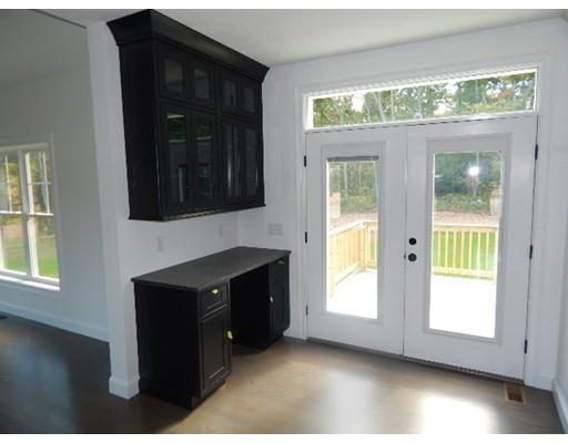 25 Westbury Road Brockton, MA 02301 - Photo 4 of 31