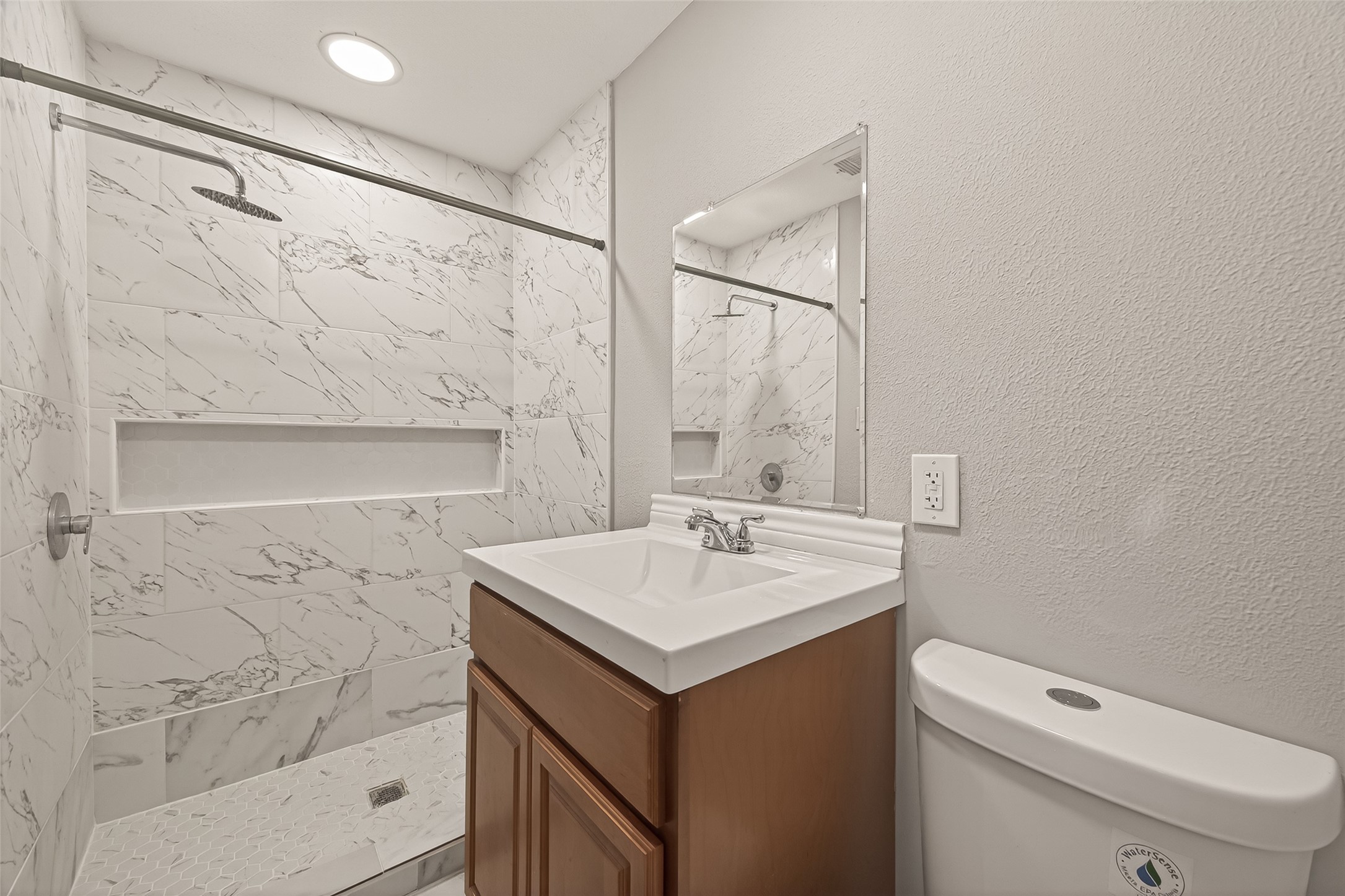 19322 Dawn Canyon Road Houston, TX 77084 - Photo 24 of 37 Garage converted bedroom with a full bathroom.