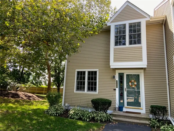 $2,500 | 735 Willett Avenue, Unit 808, East Providence, RI 02915