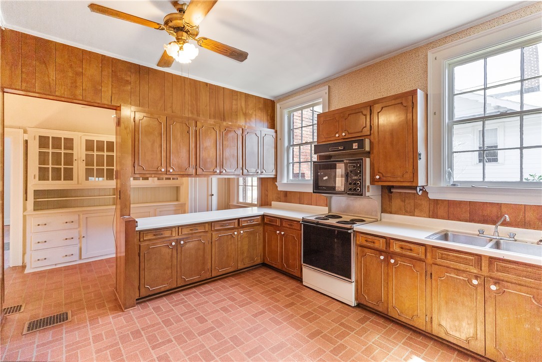 905 West Market Street, Unit ANDERSON Anderson, SC 29624 - Photo 12 of 35