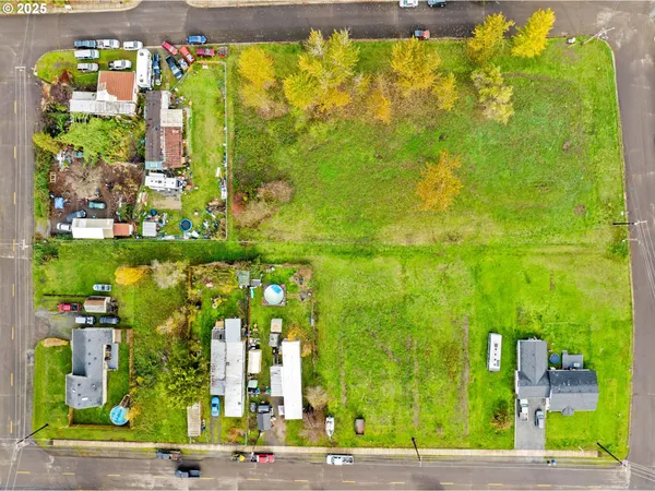 $1,150,000 | 287 East 3rd Street, Lowell, OR 97452