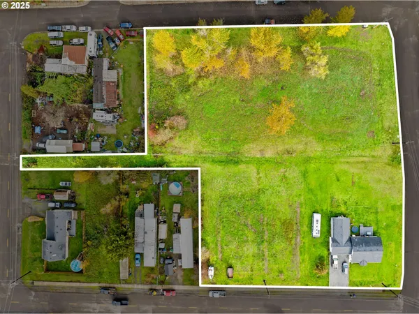 $1,150,000 | 287 East 3rd Street, Lowell, OR 97452