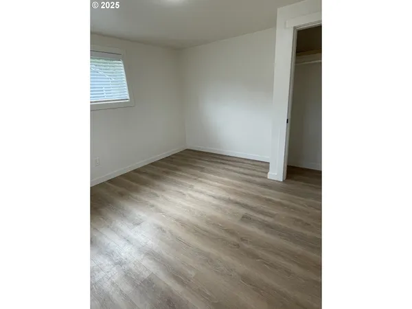 $1,150,000 | 287 East 3rd Street, Lowell, OR 97452