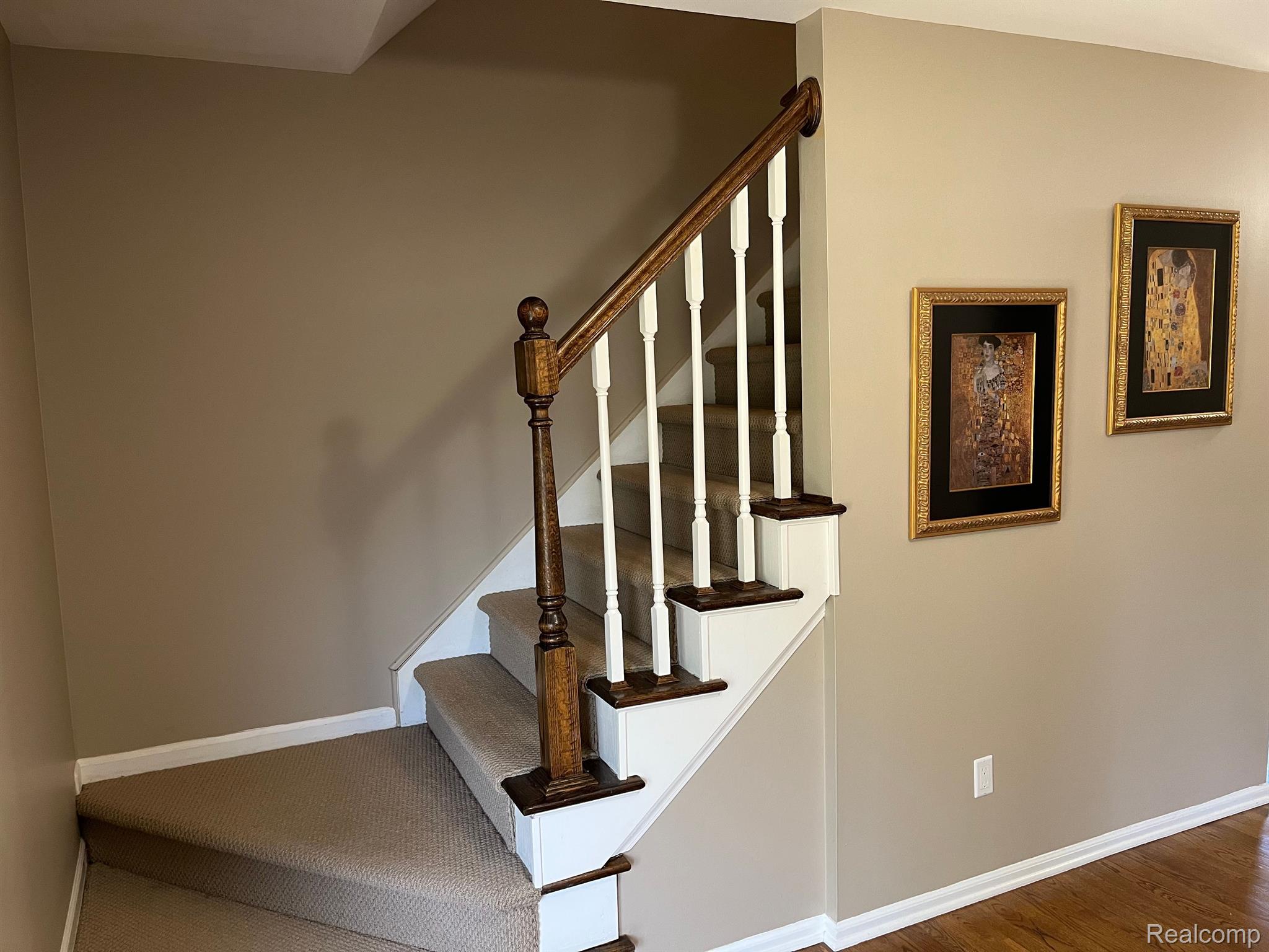 34252 Old Timber Road Farmington, MI 48331 - Photo 10 of 24 Custom Heavy Duty Stair Rail