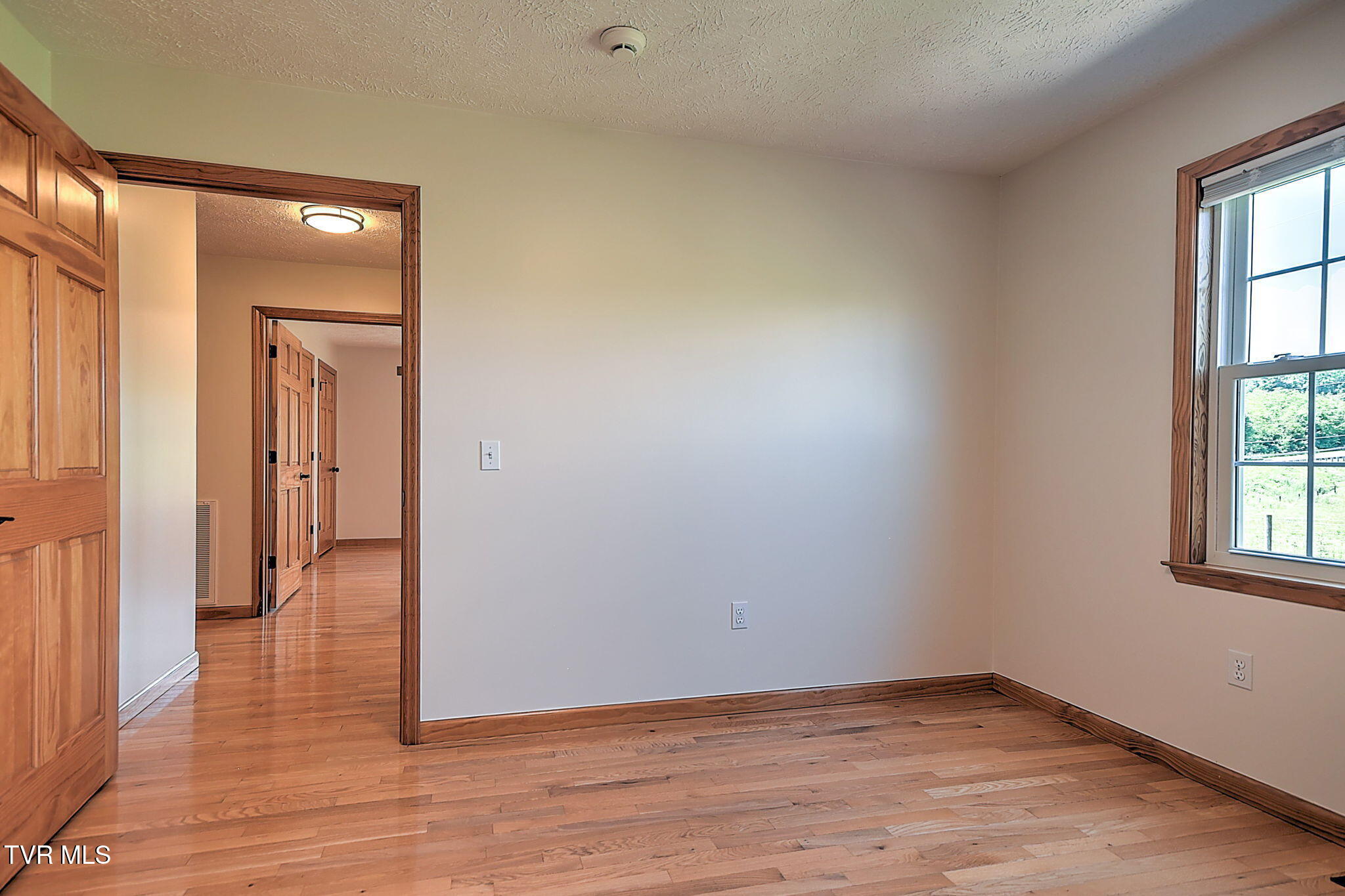 18137 Old Jonesboro Road Bristol, VA 24202 - Photo 49 of 90 49-web-or-mls-18137 Old Joboro GUnit-49