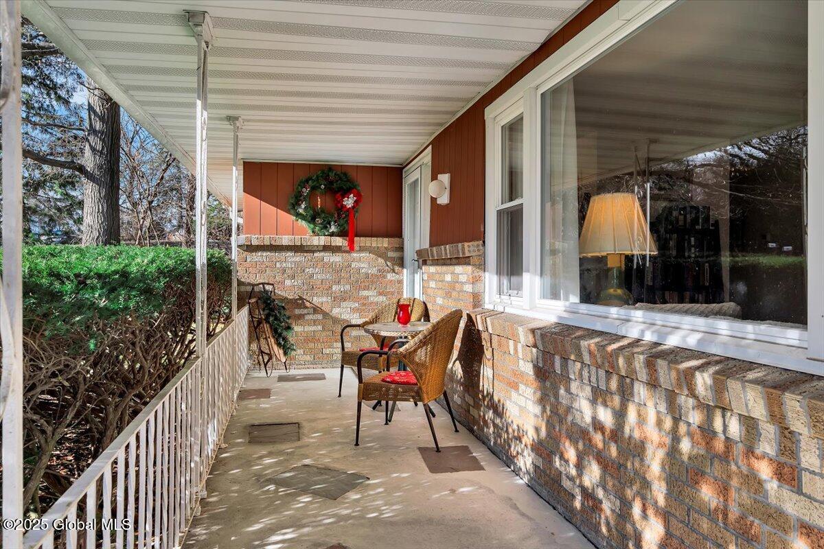 23 Farmingdale Road Colonie, NY 12110 - Photo 3 of 32 34-P1272493