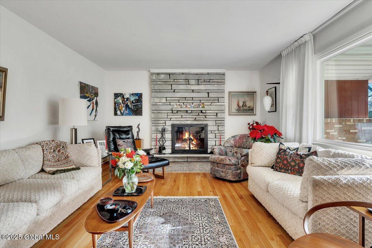 23 Farmingdale Road Colonie, NY 12110 - Photo 5 of 32 05-P1272550
