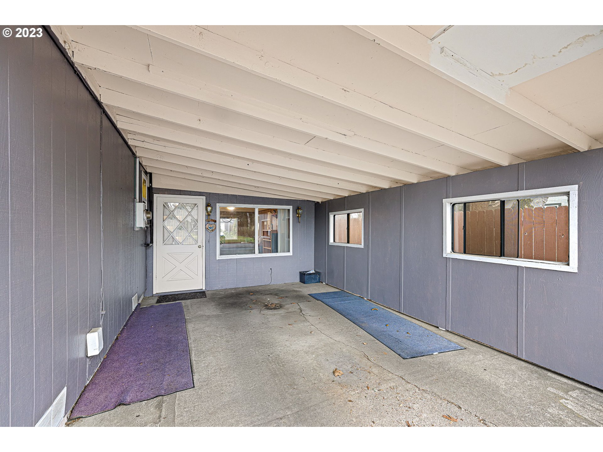2500 J Street Springfield, OR 97477 - Photo 4 of 27 view of an empty room with a window