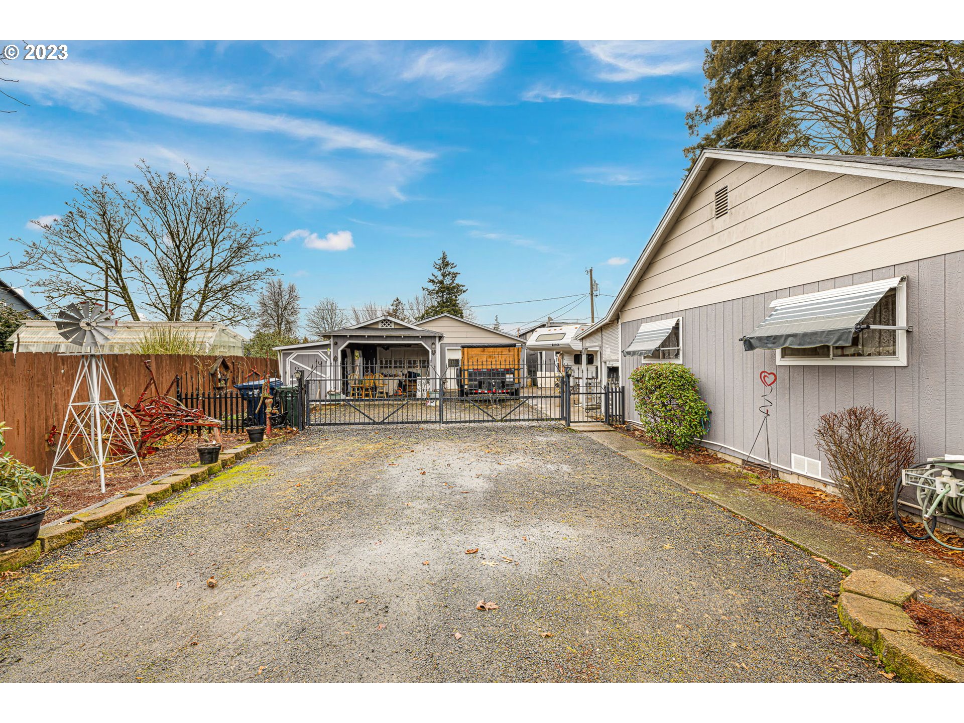 2500 J Street Springfield, OR 97477 - Photo 5 of 27 a view of a house with a outdoor space