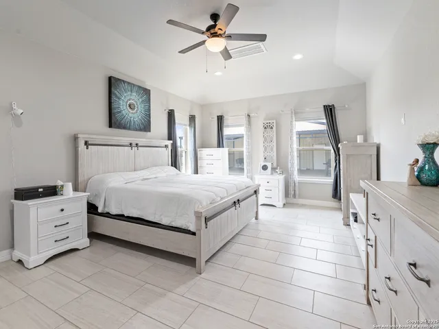 $499,500 | 132 West Medium Meadow Drive, Lytle, TX 78052