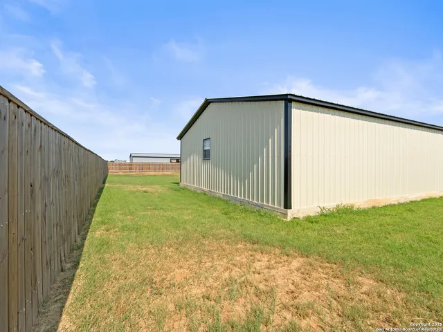 $499,500 | 132 West Medium Meadow Drive, Lytle, TX 78052