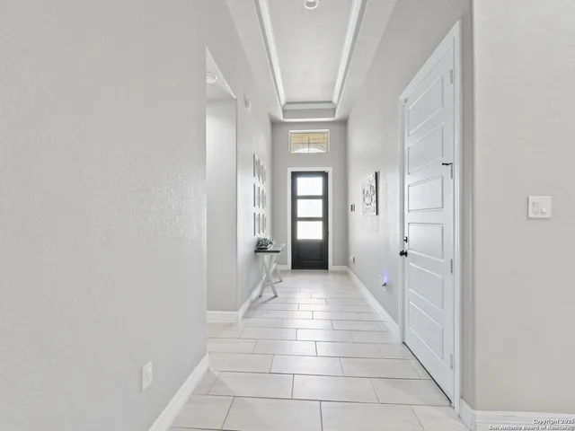 $499,500 | 132 West Medium Meadow Drive, Lytle, TX 78052