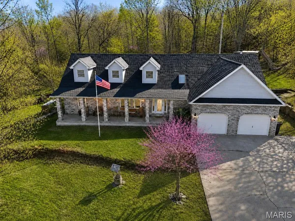 $355,000 | 1105 Old Hwy H, Dixon, MO 65459
