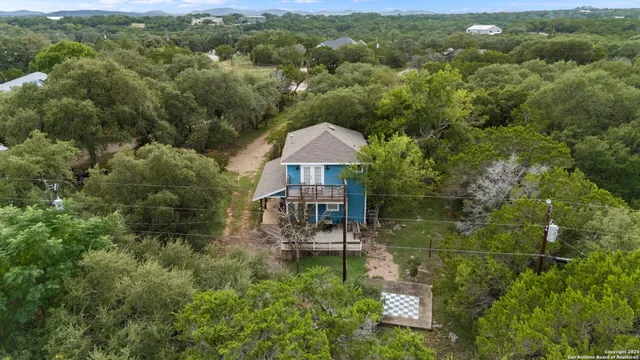 $450,000 | 1265 Comanche Path, Bandera, TX 78003
