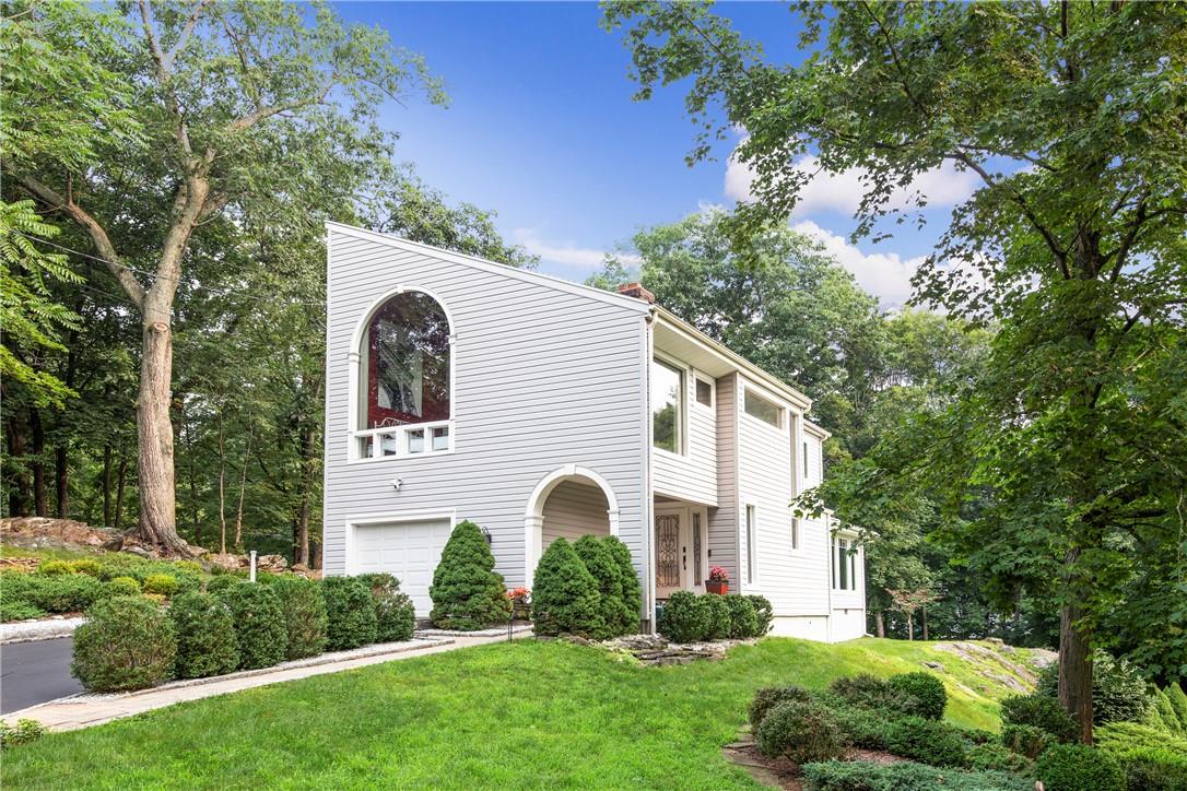 Welcome to 810 Syska Road!