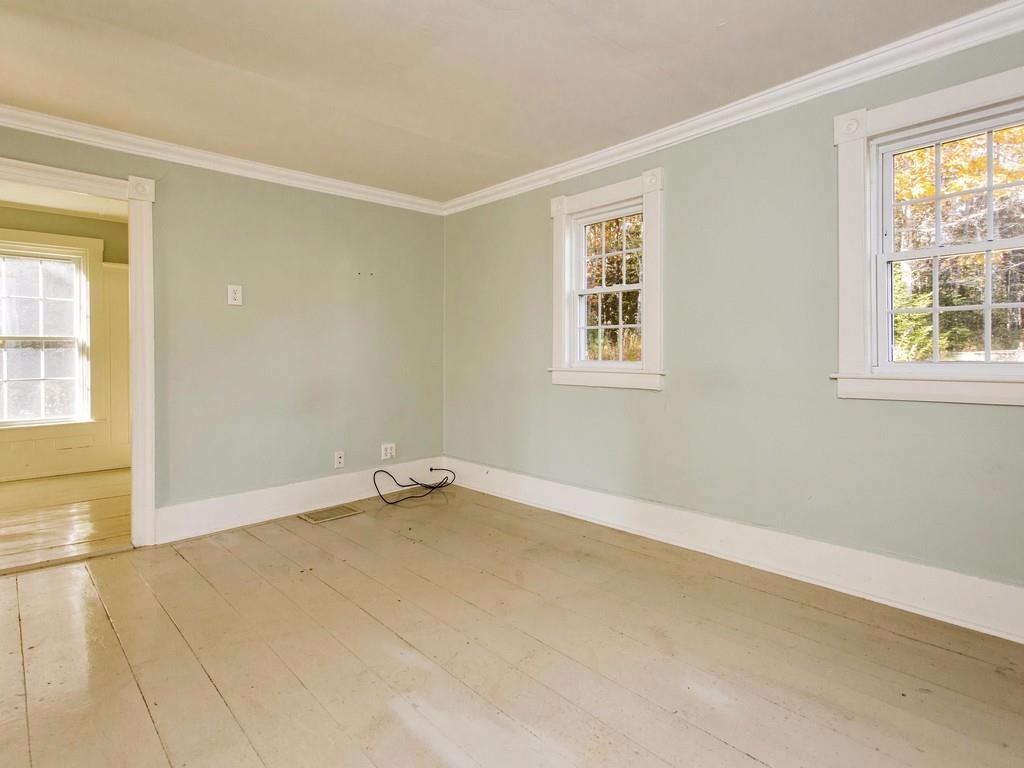 153 Flying Point Road Freeport, ME 04032 - Photo 15 of 27 First floor bedroom