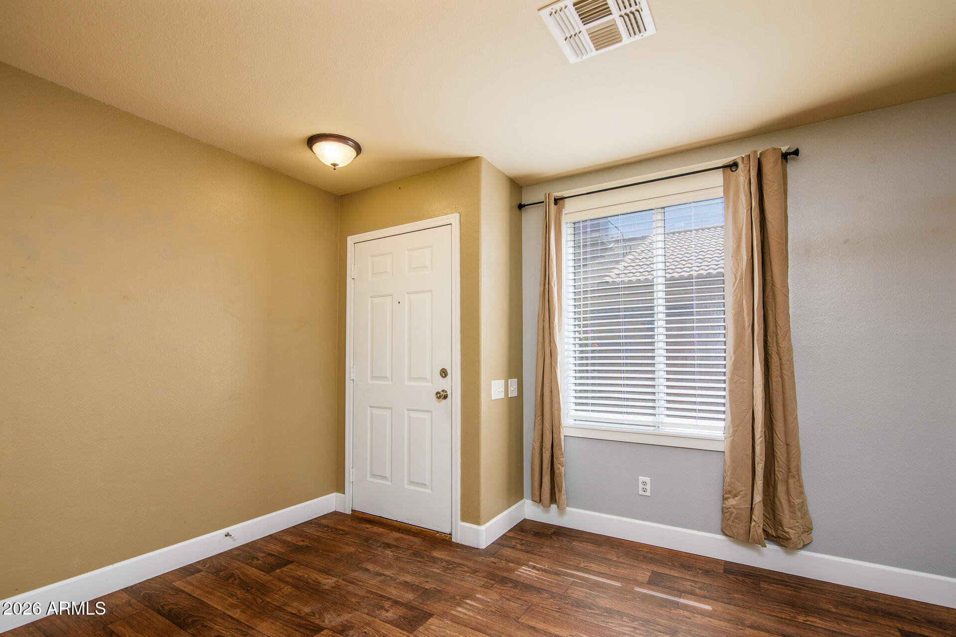 1843 West Renaissance Avenue Apache Junction, AZ 85120 - Photo 3 of 23