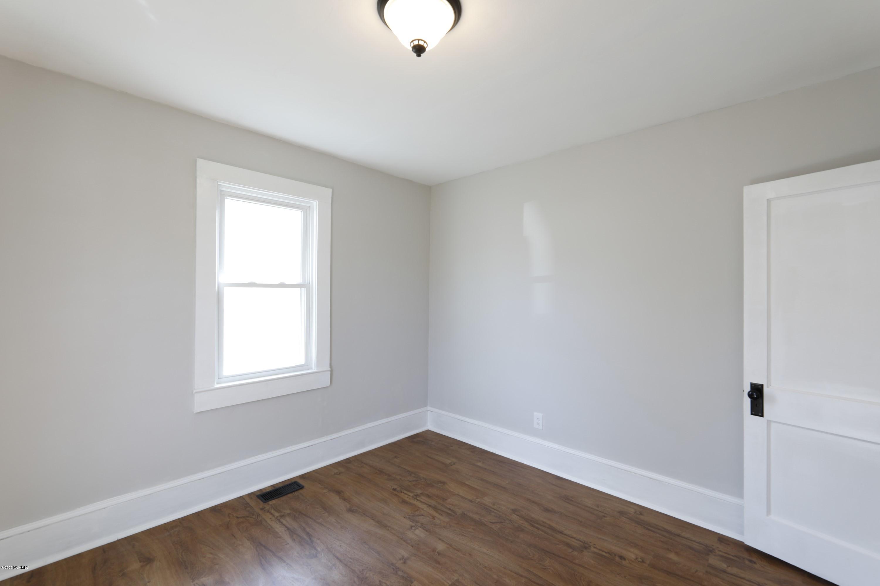 413 South Raleigh Street Wallace, NC 28466 - Photo 12 of 21 _GW_9034etf (Custom)