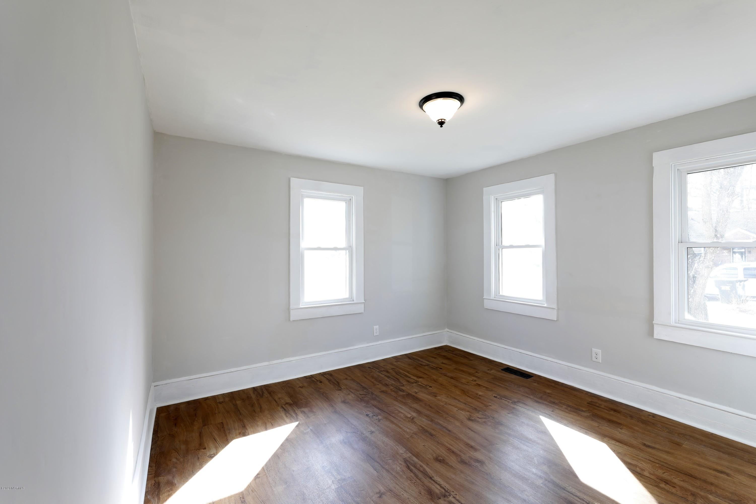 413 South Raleigh Street Wallace, NC 28466 - Photo 14 of 21 _GW_9039-denoise etf (Custom)