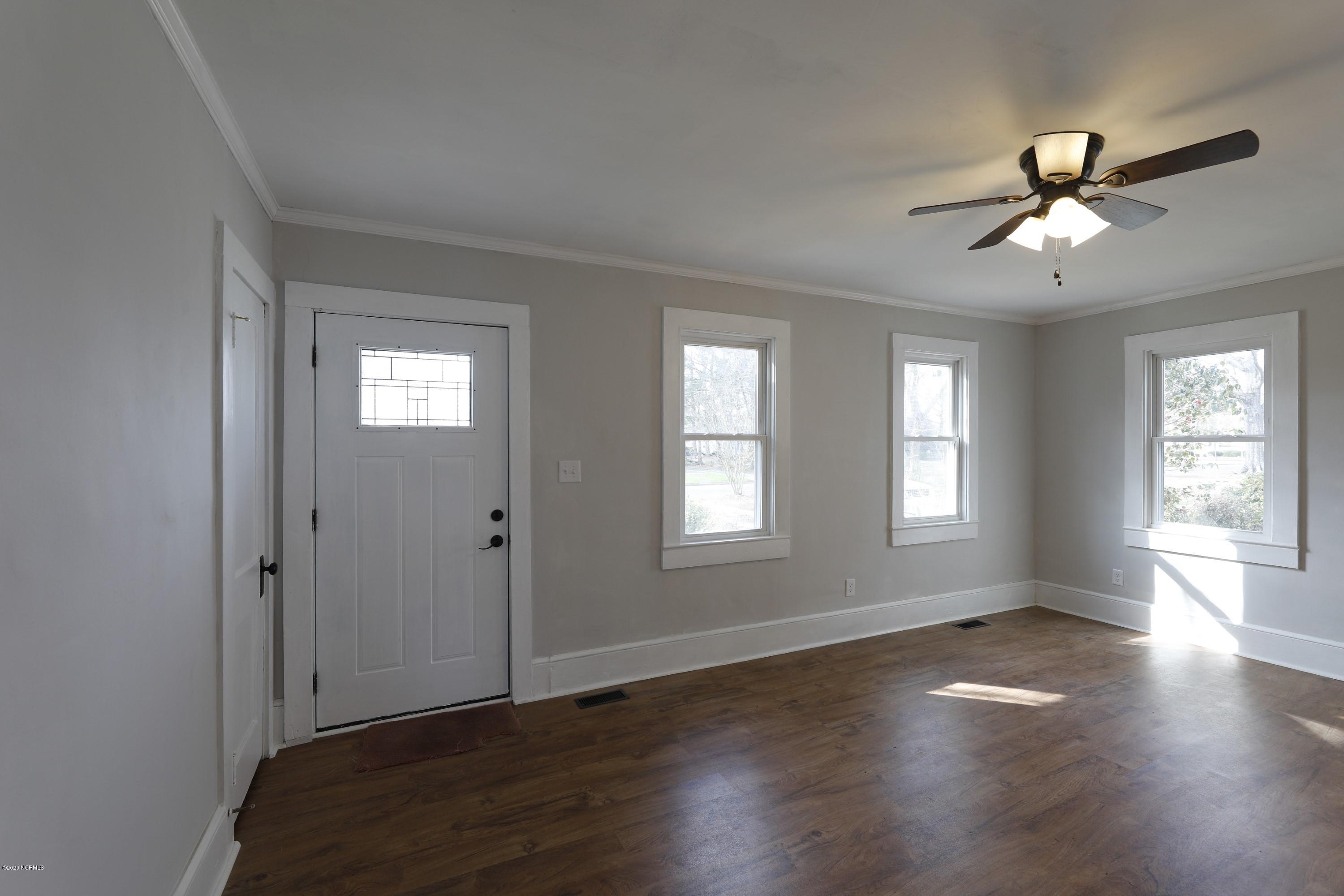 413 South Raleigh Street Wallace, NC 28466 - Photo 17 of 21 _GW_9049etff (Custom)